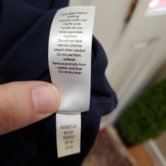 Athleta Sleeveless Workout Top - Picture 6 of 8